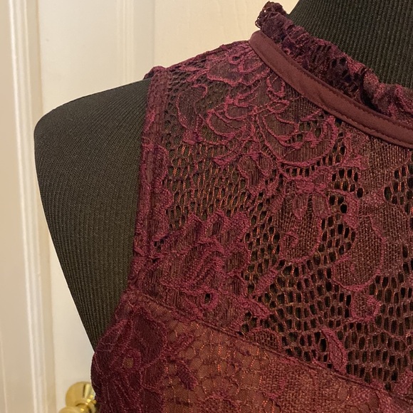 Fortune + Ivy Women’s Burgundy Lace Sleeveless Blouse Tank Top sz M NWT - Picture 3 of 7